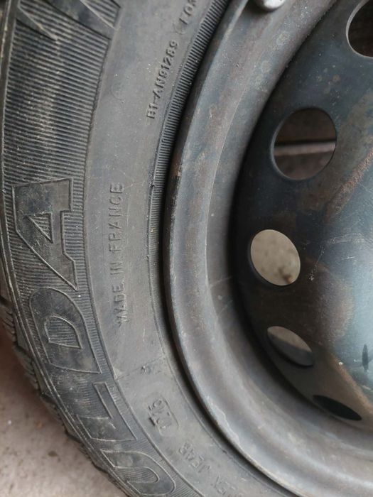 4бр зимни гуми с джанти 175/65 R14 – Renault Clio