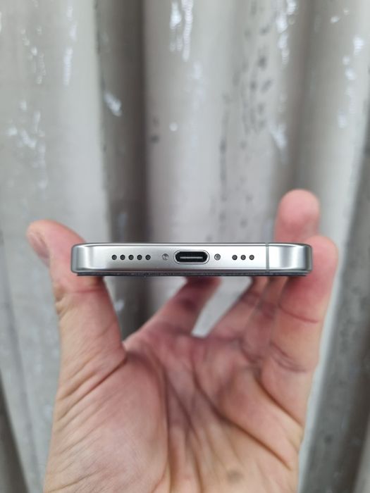 Iphone 16 Pro Aproape Nou