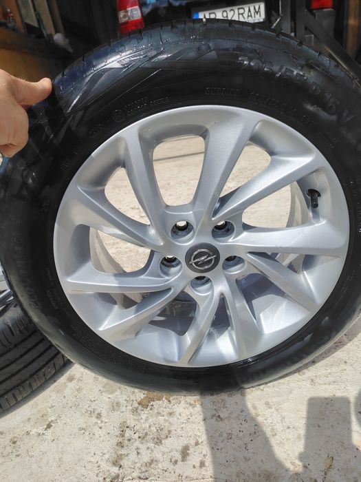 Jante aliaj pe 16 cu anvelope ,sunt impecabile.