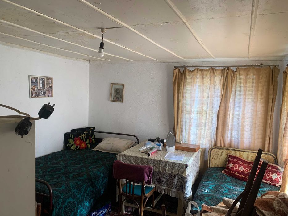 ДВУЕТАЖНА КЪЩА с двор с. Марино поле