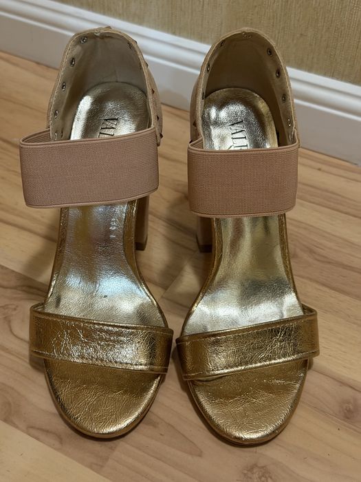 Босоножки женские