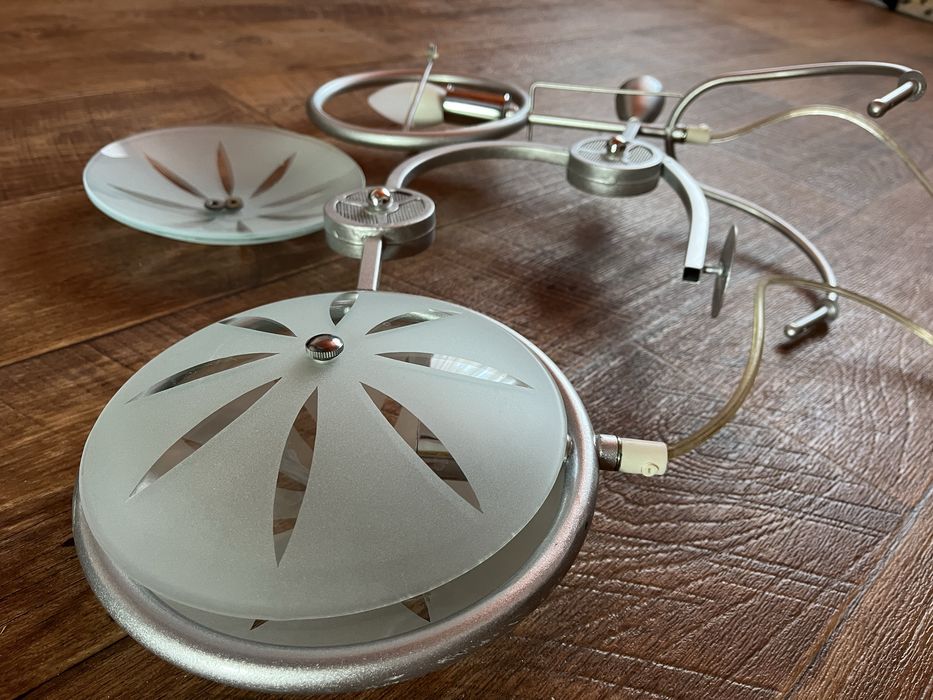 Продаю люстру в детскую