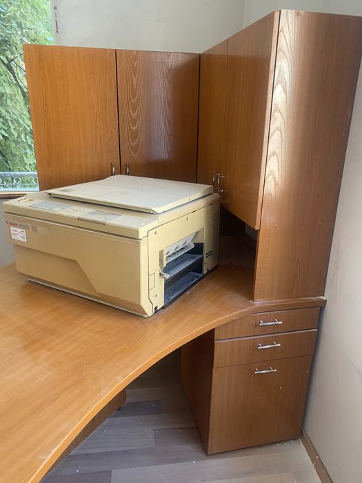 Офис бюро ъглово