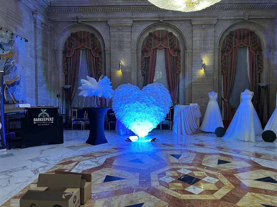 Сърце от щраусови пера за Сватба - под НАЕМ