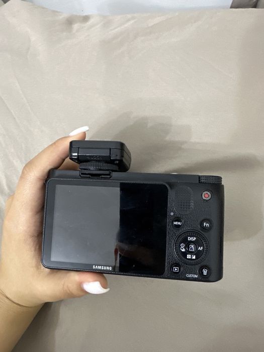 Камера Samsung nx1000