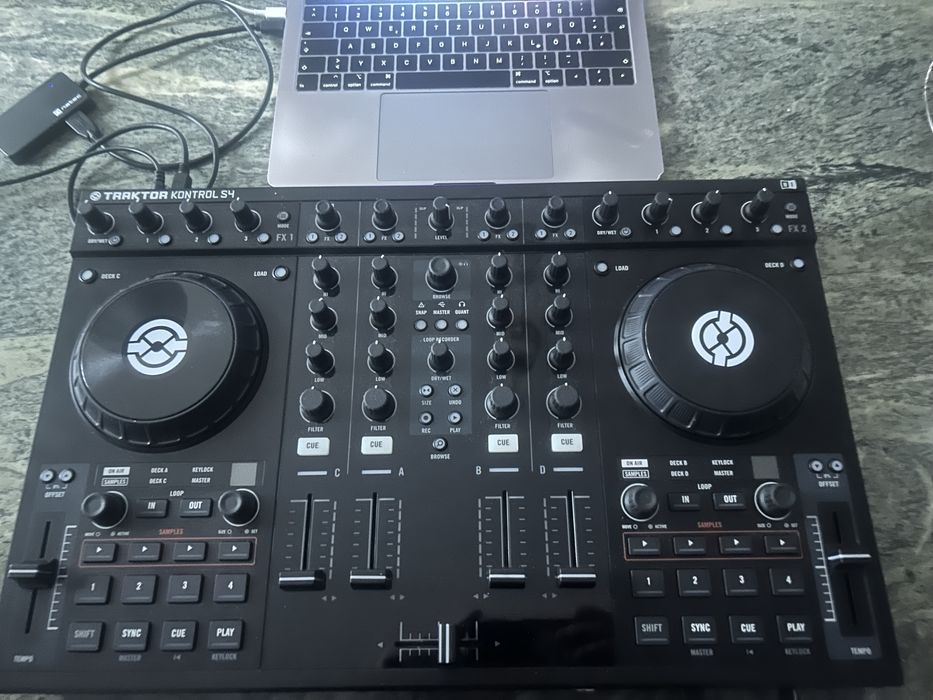 Dj Контролер TRAKTOR
