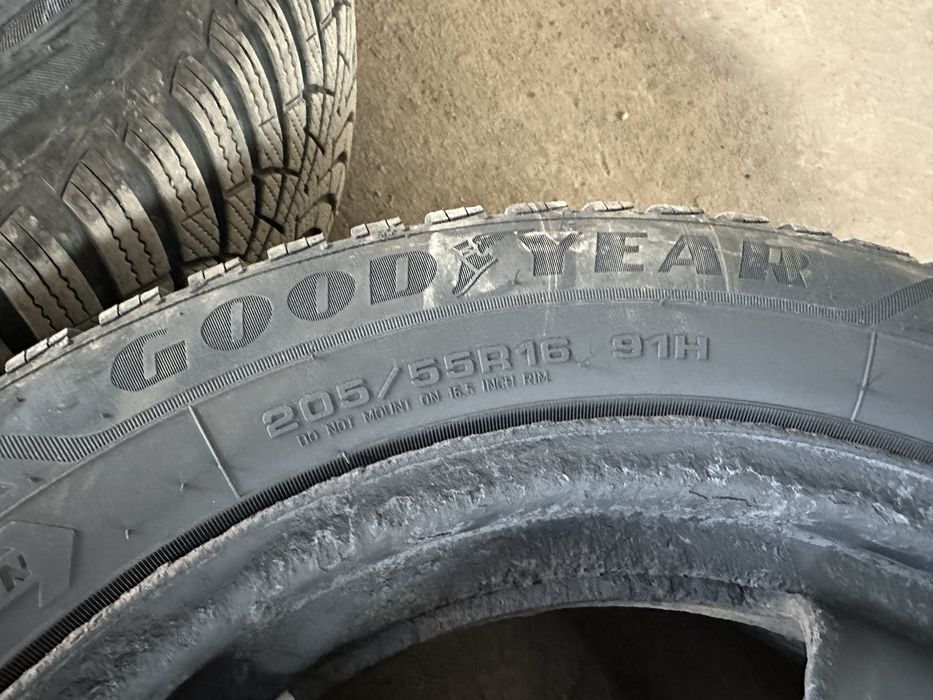 16,5x112 VW,Audi,Skoda с зимни гуми Goodyear UltraGrip 205/55/16