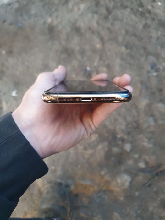 Продам Айфон 11 про