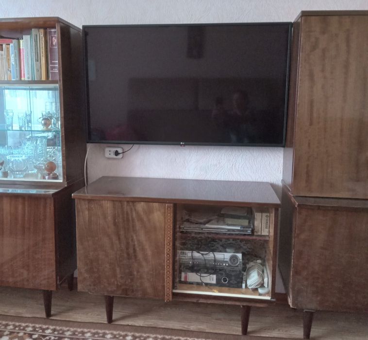 Отдам шкафы полированные