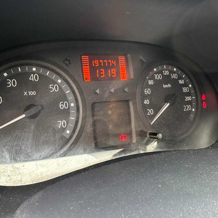 Renault Clio 1.2 бензин 2005, обслужен, 2 комплекта гуми