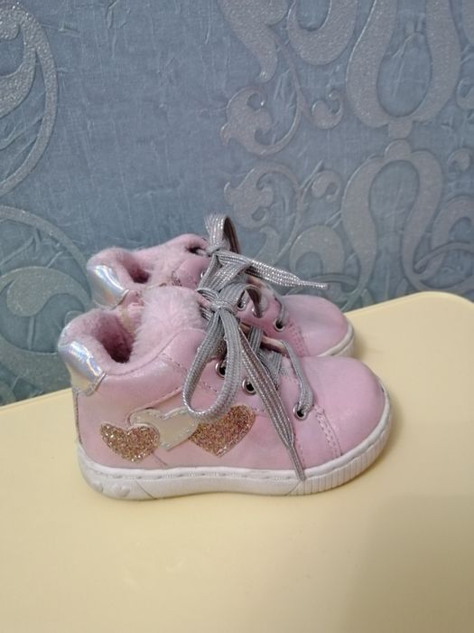 Ботиночки на девочку, размеры 23,18