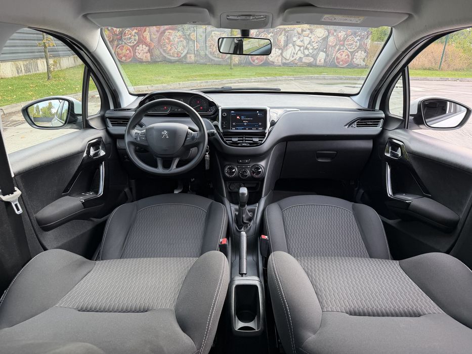 Peugeot 208 2018 Benzină Euro 6 / 64.000 km / Navigatie 5400 Euro