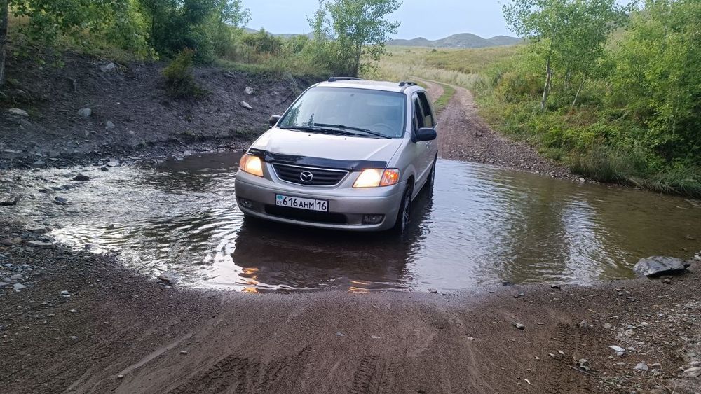 В продаже Mazda mpv 2001 год