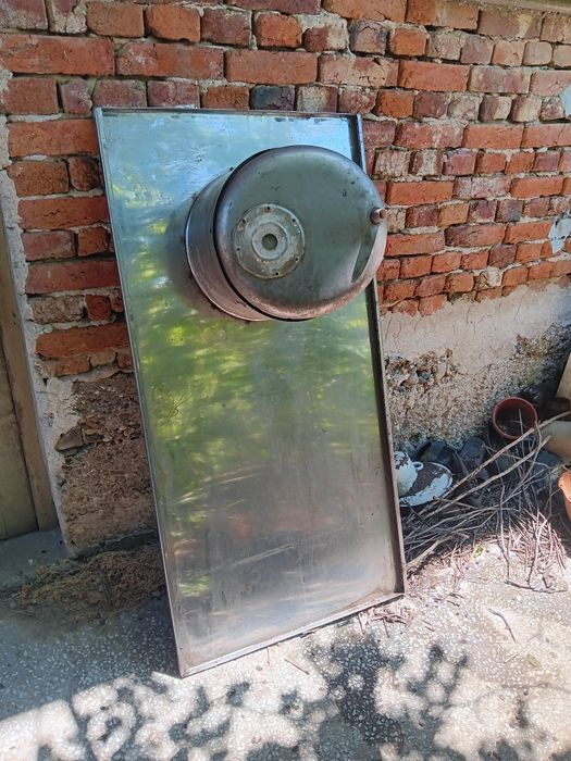 Работен плот за отпечатване на медени рамки.