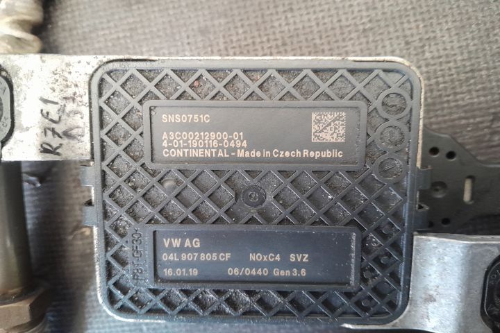 Senzor NOx 04L907805CF 04L907805CF Volkswagen VW Golf a 7-a generatie