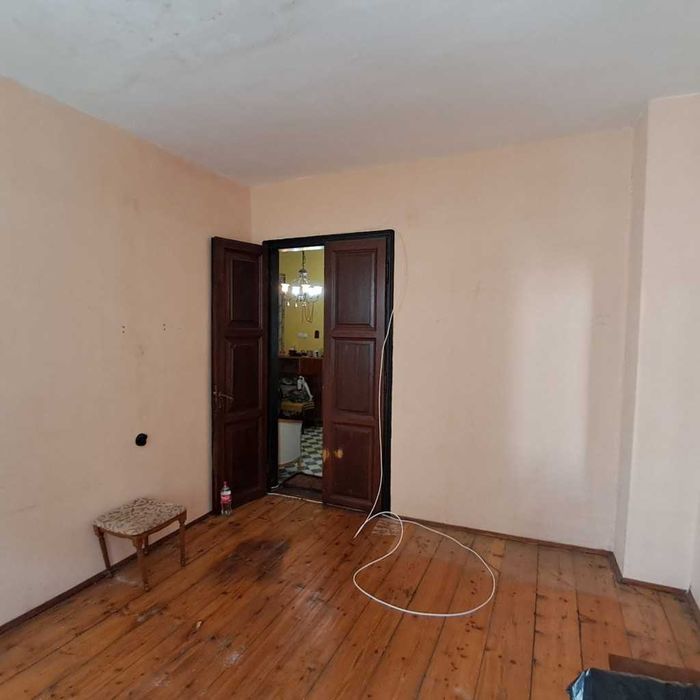 Продава се Тристаен апартамент в Габрово, Център - 88 кв.м за 696 €/кв.м - Снимка #2