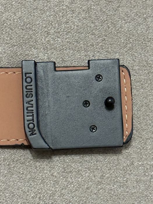 Vand curea Louis Vuitton neagra
