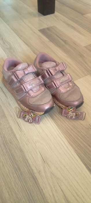 Маратонки за момиче