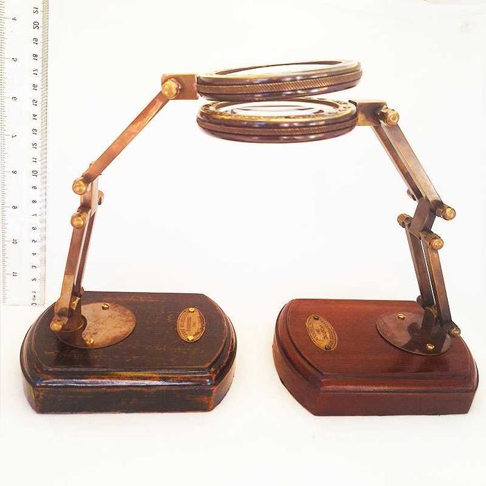 Бронзова лупа настолна с ретро дизайн.