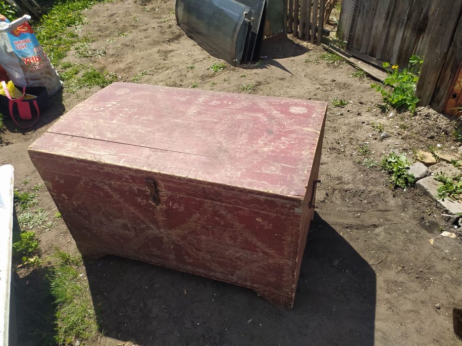 Продам старинный сундук