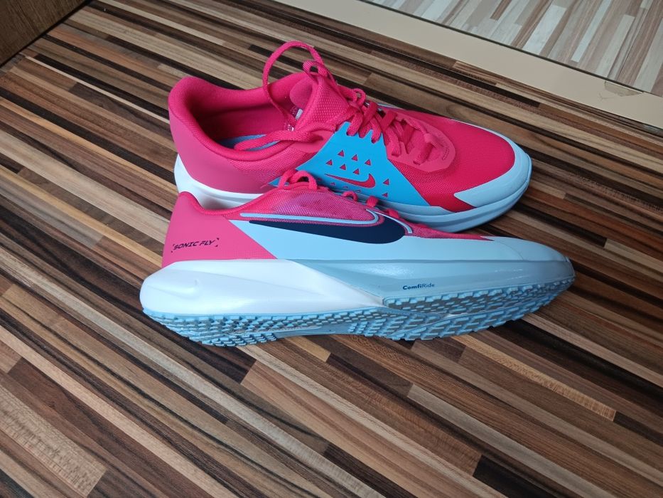 Дамски маратонки Nike Sonic fly
