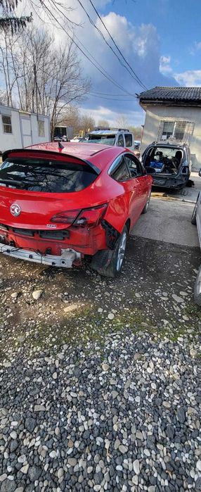 Dezmembram Opel Astra J GTC cod motor A20DTH an fabricatie 2012