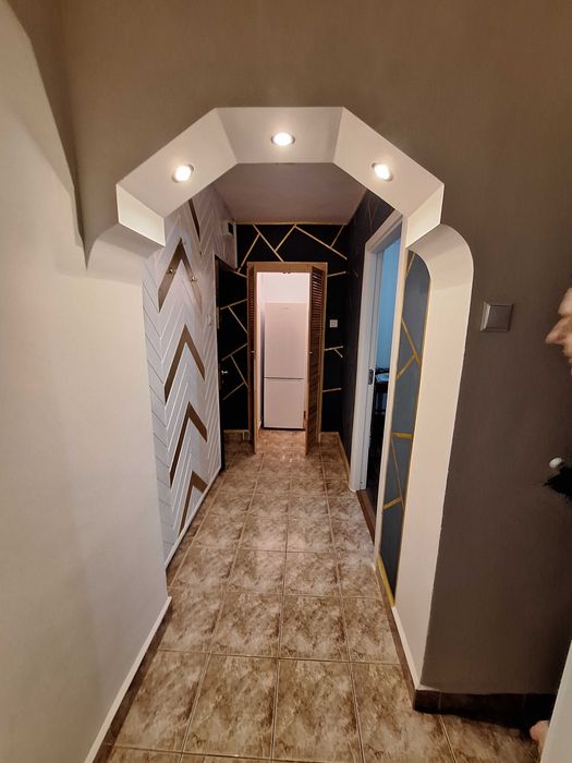 Inchiriez apartament