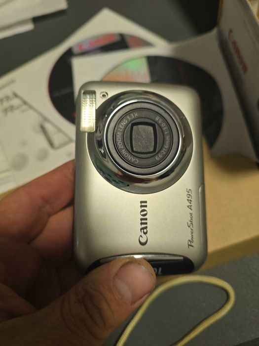 Продавам фотоапарат  "Camera Canon Power Shot A495"