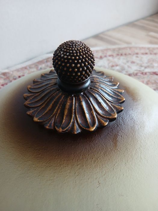 Продам люстры массивные