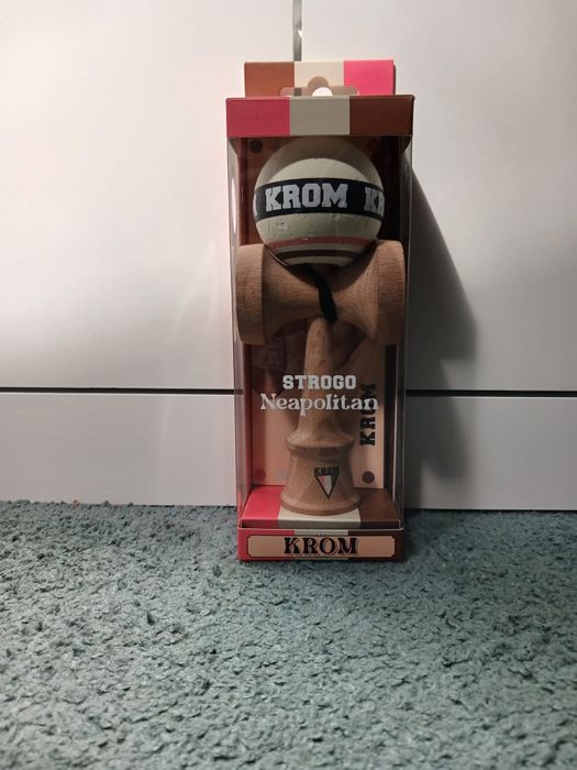 Kendama Strogo Neapolitan Vanilla