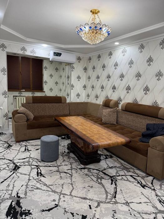 4 xonali kvartira sotiladi