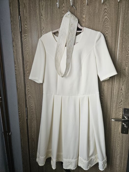 Rochie,culoare ivoar