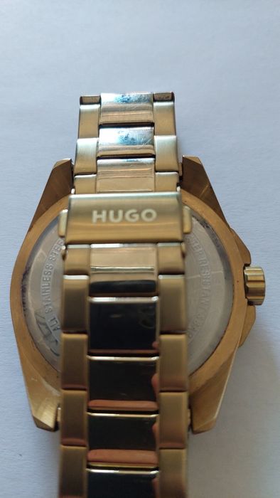 Часовник HUGO HU476 Gold Нова Батерия