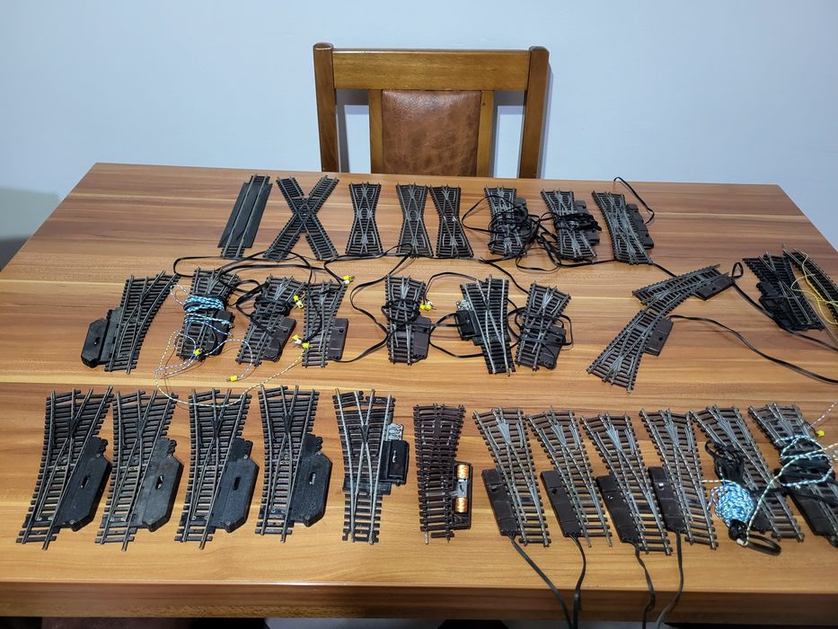 Locomotiva si vagoane trenuleț