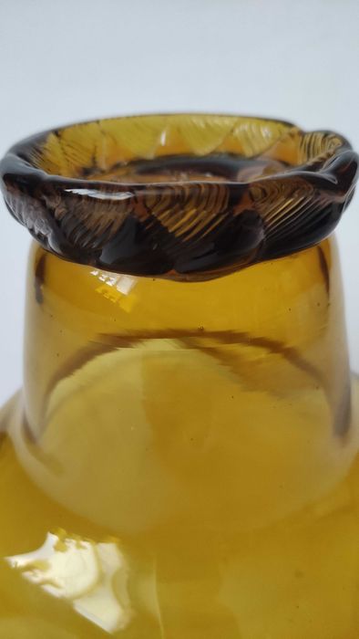 Бонбониера кошничка от цветно стъкло