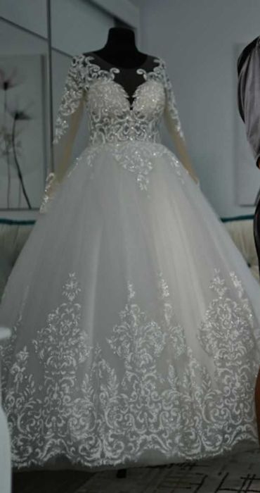 Vand rochie de mireasa