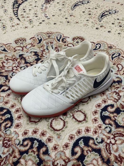 Кроссовка фудзалка