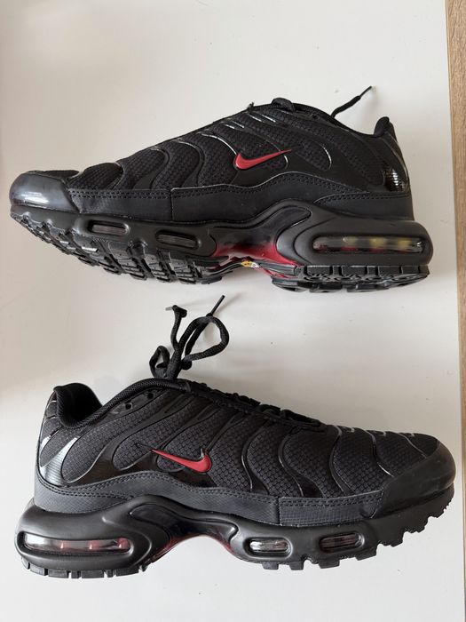 Nike Air Max Plus ‘Black University Red’