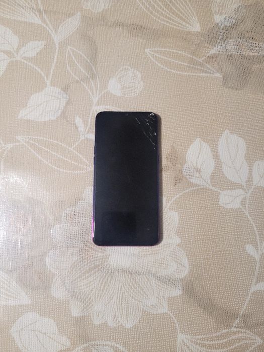 Продам оппо с сломанным дисплеем