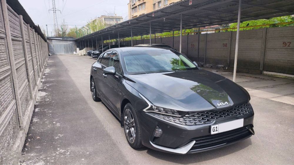 Shaxsiy Kia K5 2023-yilgi avtomobilimni a’lo holatda sotaman.