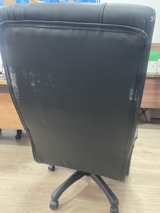 Продам кресло офисное