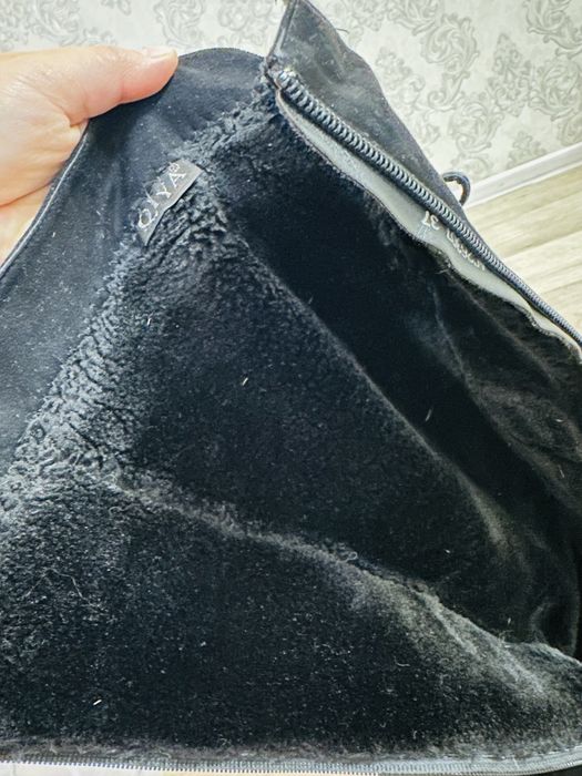 Зимниие сапоги .