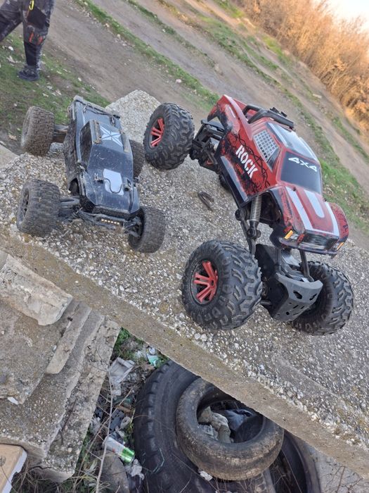 Продавам RC джип ROCK 1/5 с дистанционно и зарядно за дете