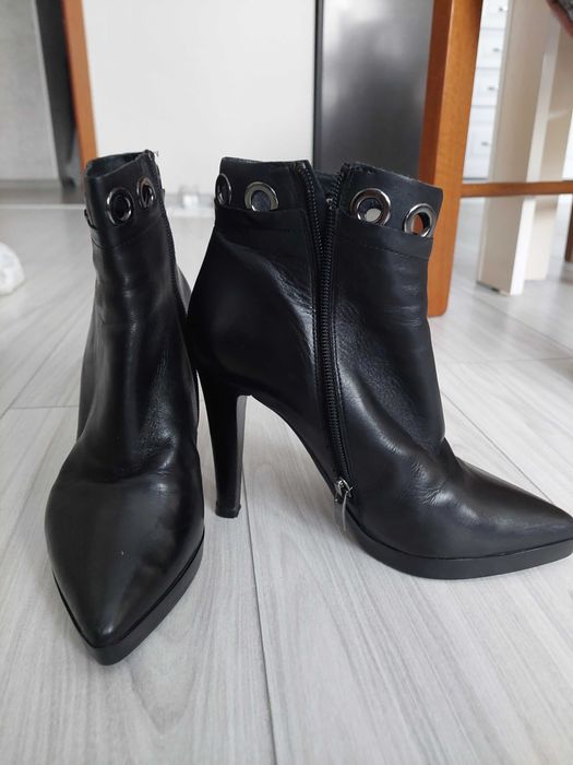 Боти от естествена кожа