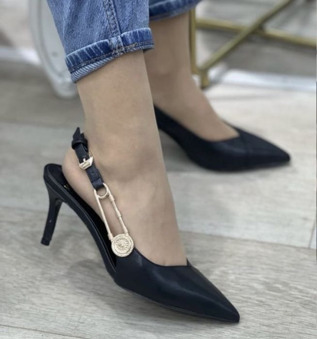 Элегантные туфли VERSACE