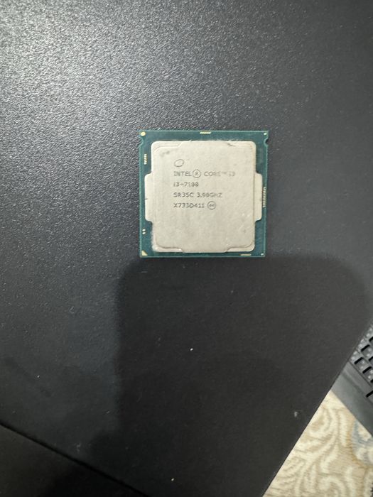 Продам ОЗУ ноутбука 4гб и процессор i3- 7100