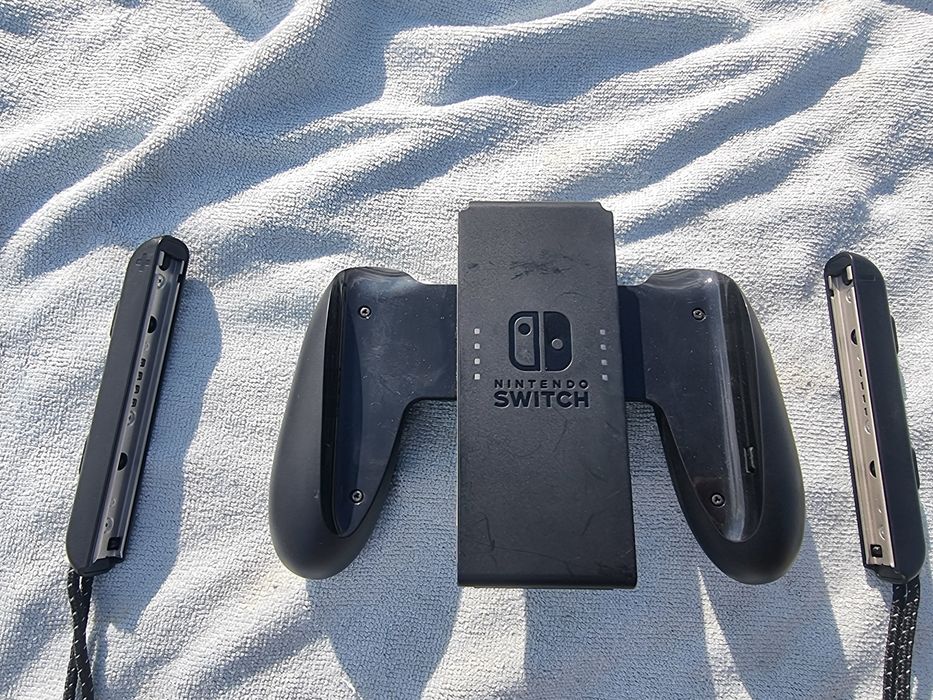 Nintendo Joy-Con grip+strap