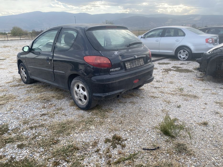 Пежо 206 1.4 бензин на части