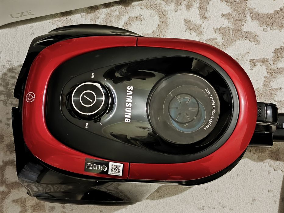 Пылесос Samsung SC18M210VR