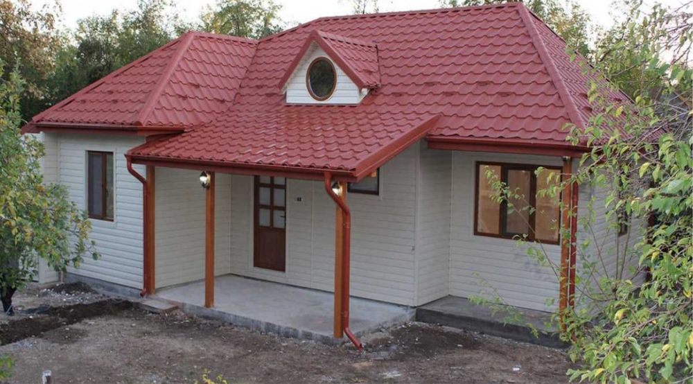 Case modulare pe structura metalica la cheie